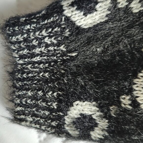 TRÏBE Black White Print Long Sleeve Crew Neck Sweater Size Large NWT - Picture 4 of 6